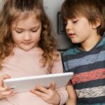 Férias escolares e uso de telas: especialista orienta como equilibrar diversão e desenvolvimento infantil