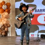 Leozinho agita o palco do Barretube com modão sertanejo