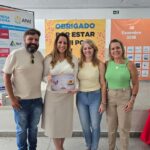 Primeira-dama Flavia Souza recebe Certificado de Gratidão e Engajamento da APAE Poá